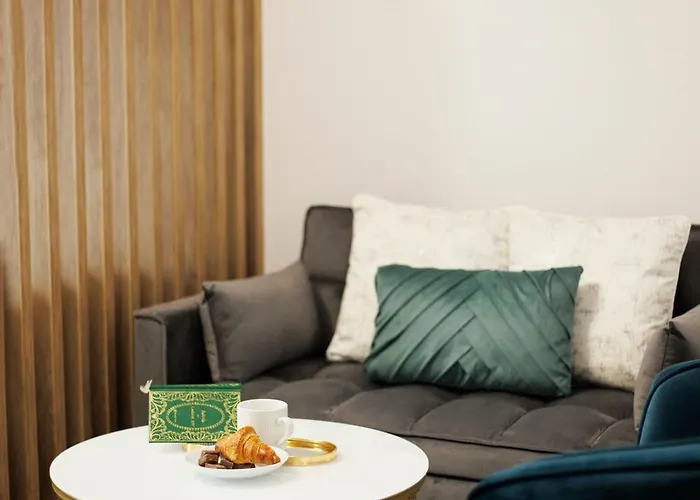 Cosy Nest Coresi Apartment