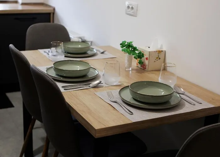 Cosy Nest Coresi * בראשוב